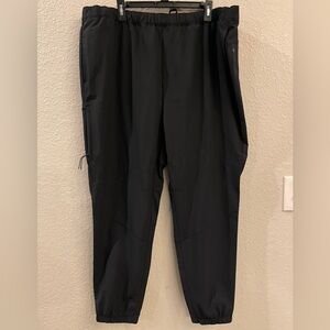 GapFit Men's Black Performance Jogger